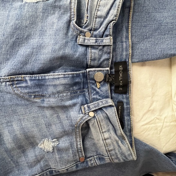 Kendall and Kylie jeans size 1/25 . The Kontour high rise - Picture 5 of 6